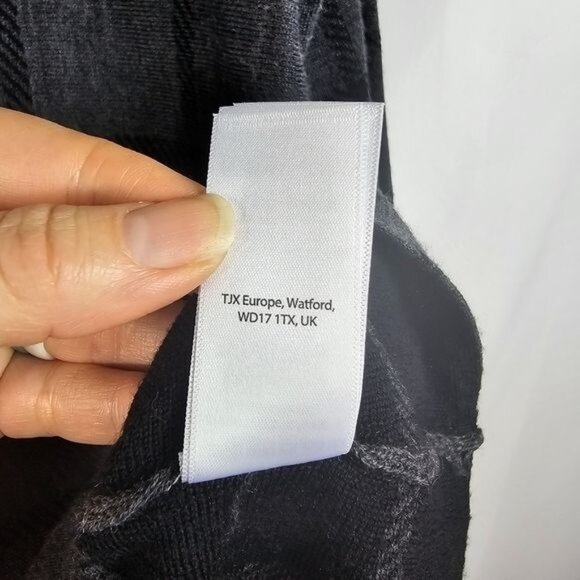 Tahari Extra Fine Merino Wool Sweater Sz M Boatneck Gray Black Quiet Luxury - Picture 6 of 7